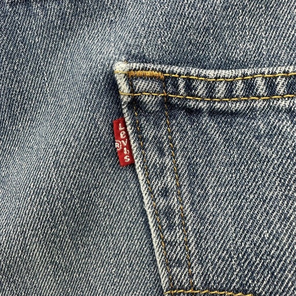Levi's 550 Jeans Sz 38x34 Medium Wash Tapered Leg Relaxed Fit High Rise Zip Fly - Picture 3 of 7
